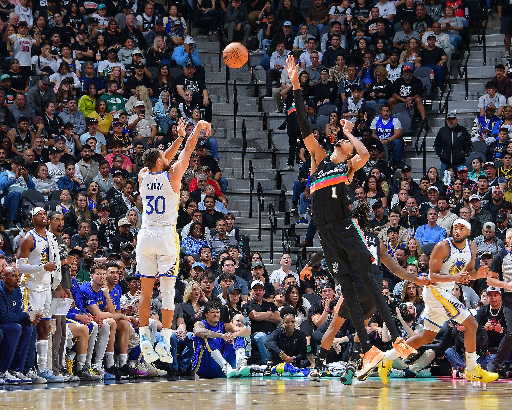 LOL下注网站app-巴特勒报销勇士梦碎!美媒建议库里联手文班 福克斯&索汉等成筹码